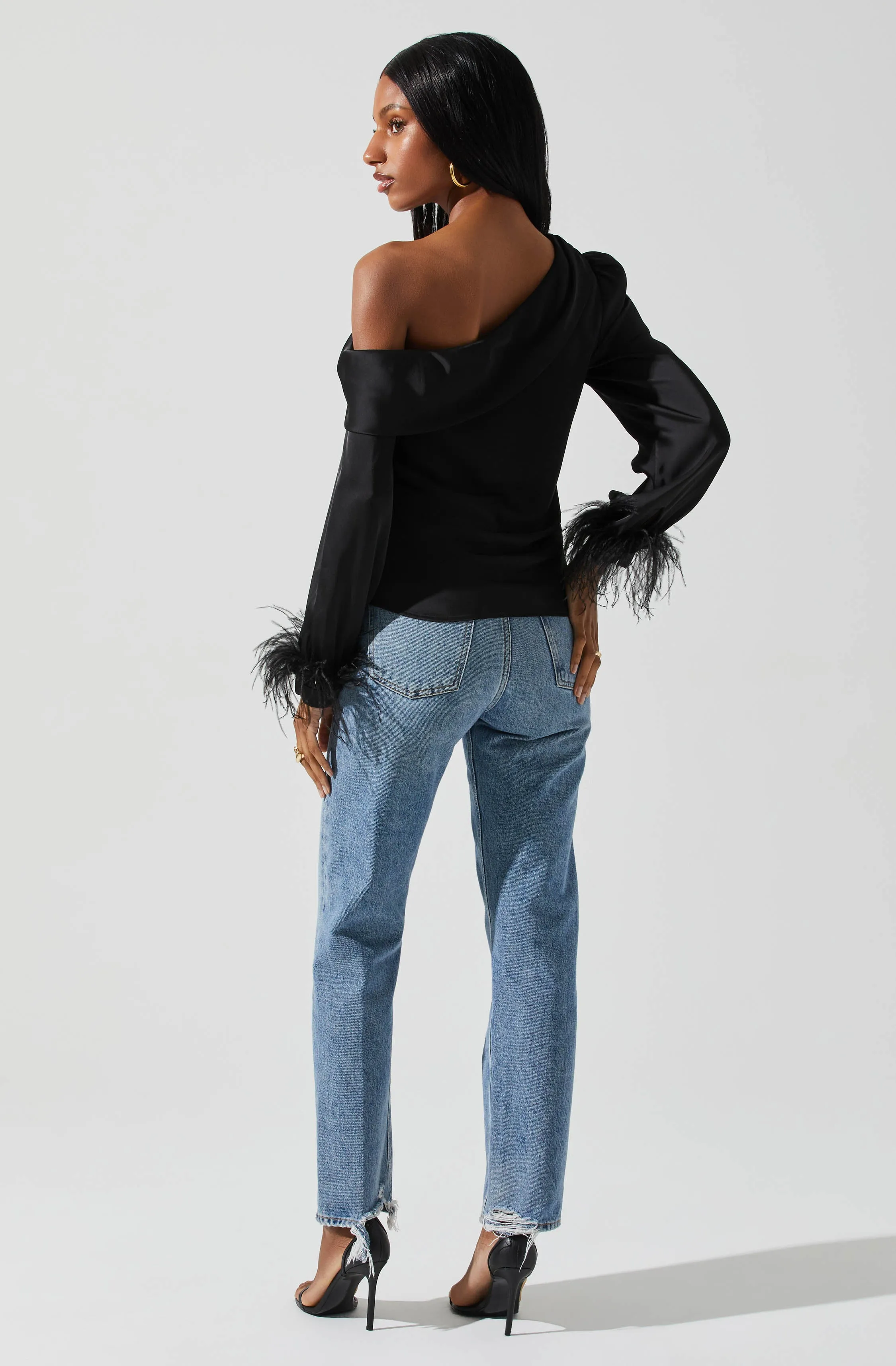 ASTR DAWN OFF SHOULDER FEATHER TRIM TOP Black