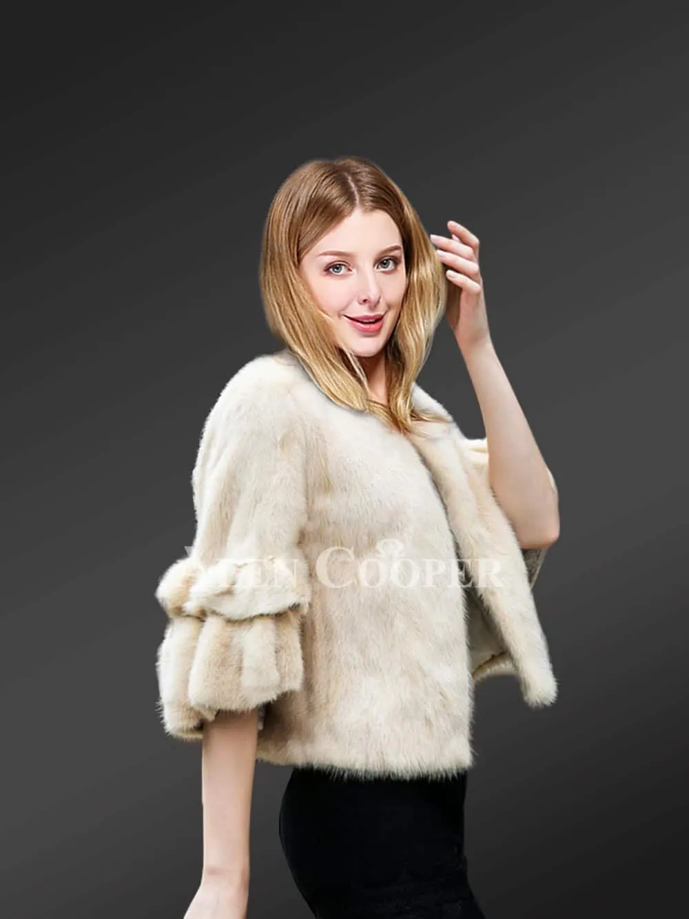 Genuine fur coats to make women more elegant in winter