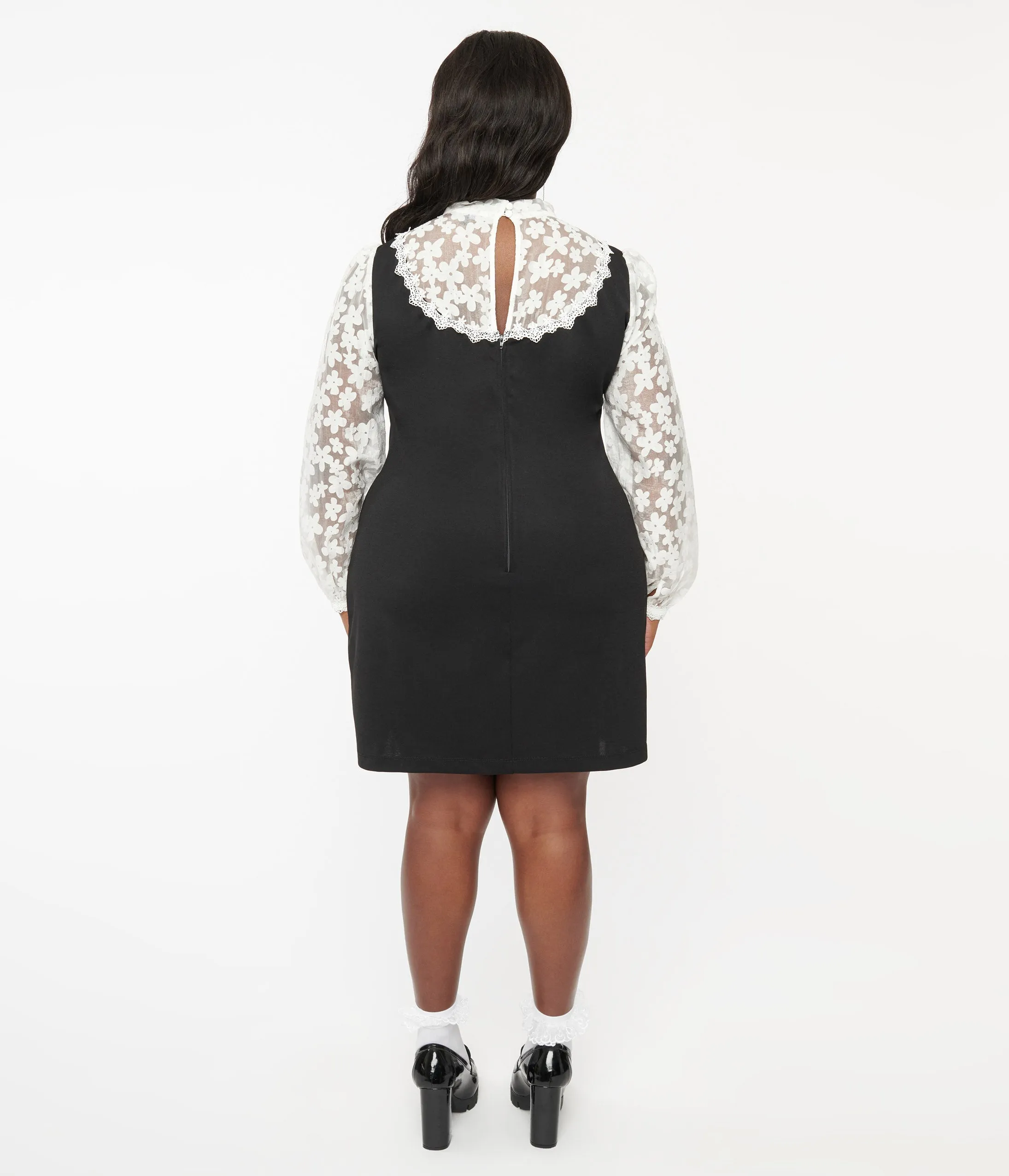 Smak Parlour Plus Size Black & White Floral Bow Neck Shift Dress