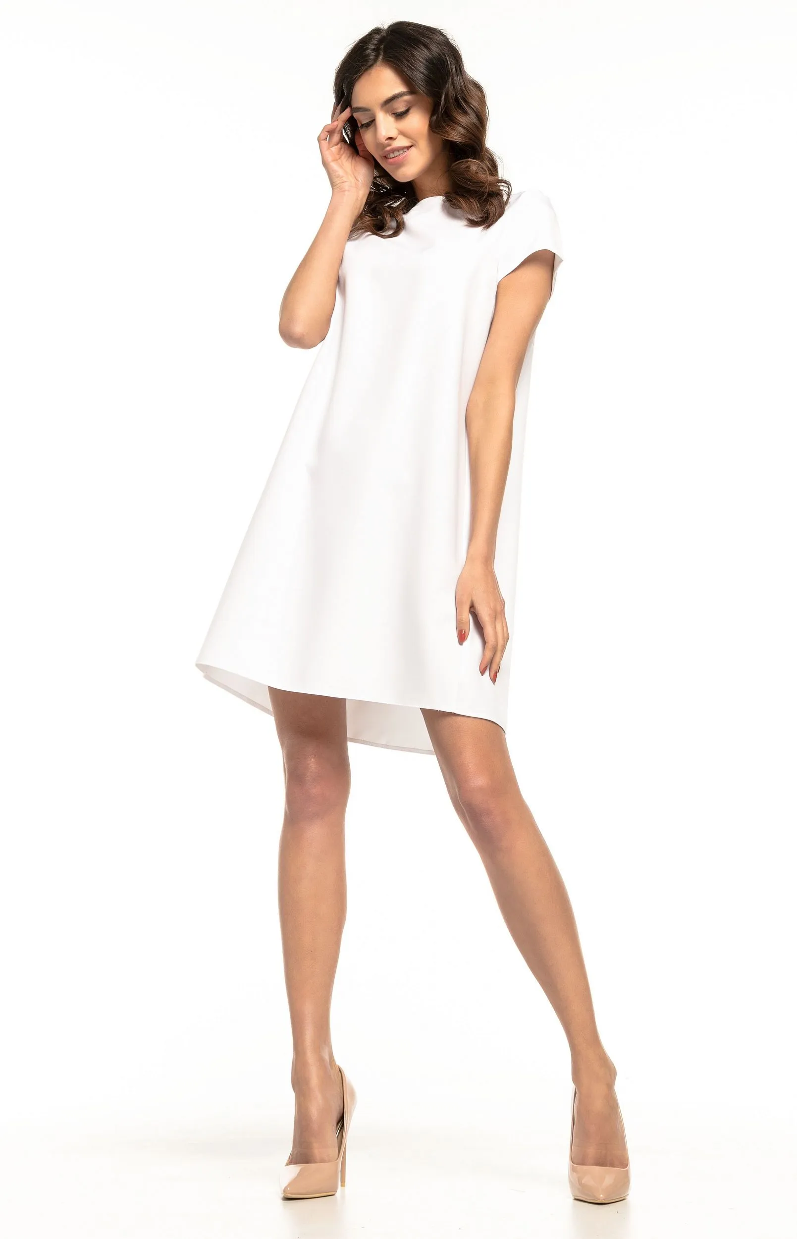 White short sleeves shift dress